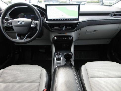 Certified 2025 Ford Escape SE FWD image 21