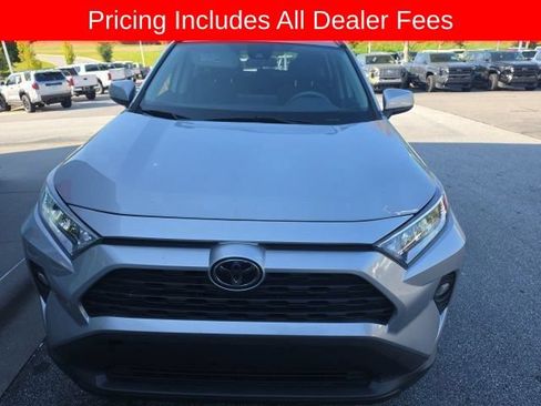 Used 2020 Toyota RAV4 XLE w/ Convenience Package FWD image 7