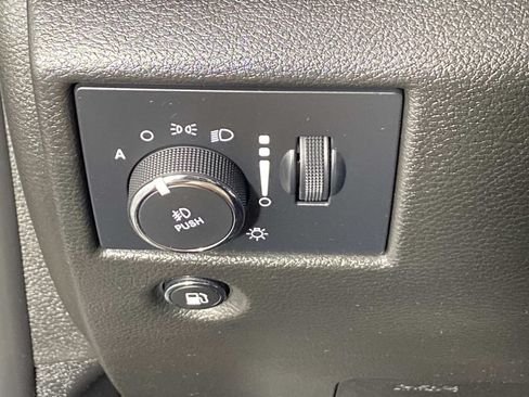 Used 2022 Jeep Grand Cherokee Laredo X AWD/4WD image 15