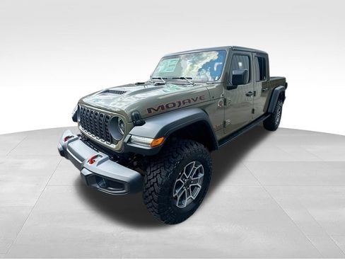 Used 2025 Jeep Gladiator Mojave AWD/4WD image 4