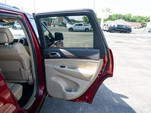 Used 2014 Jeep Grand Cherokee Limited w/ Trailer Tow Group IV AWD/4WD image 12