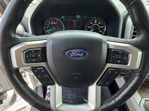 Used 2020 Ford F150 Lariat w/ Equipment Group 502A Luxury AWD/4WD image 18