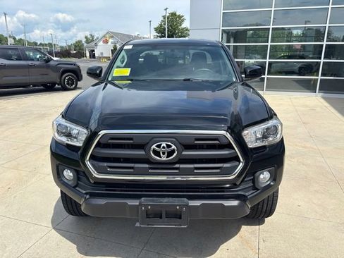 Used 2017 Toyota Tacoma SR5 w/ Tow Package AWD/4WD image 2
