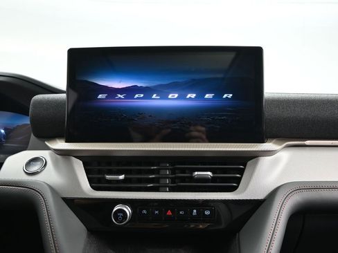 New 2025 Ford Explorer Active w/ Active Comfort Package image 15