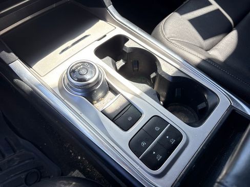 Used 2020 Ford Explorer XLT w/ Equipment Group 202A image 28