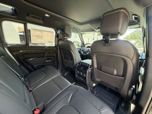 New 2026 Land Rover Defender 110 X-Dynamic SE AWD/4WD image 17