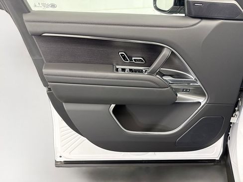 New 2026 Land Rover Range Rover Long Wheelbase SE image 23