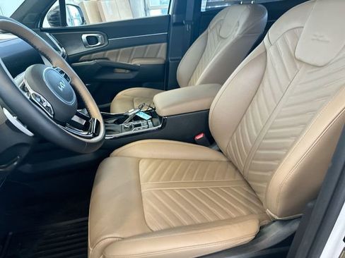 Certified 2025 Kia Sorento SX Prestige w/ Olive Brown Leather Package AWD/4WD image 15