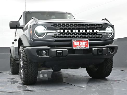 Used 2025 Ford Bronco Badlands image 31
