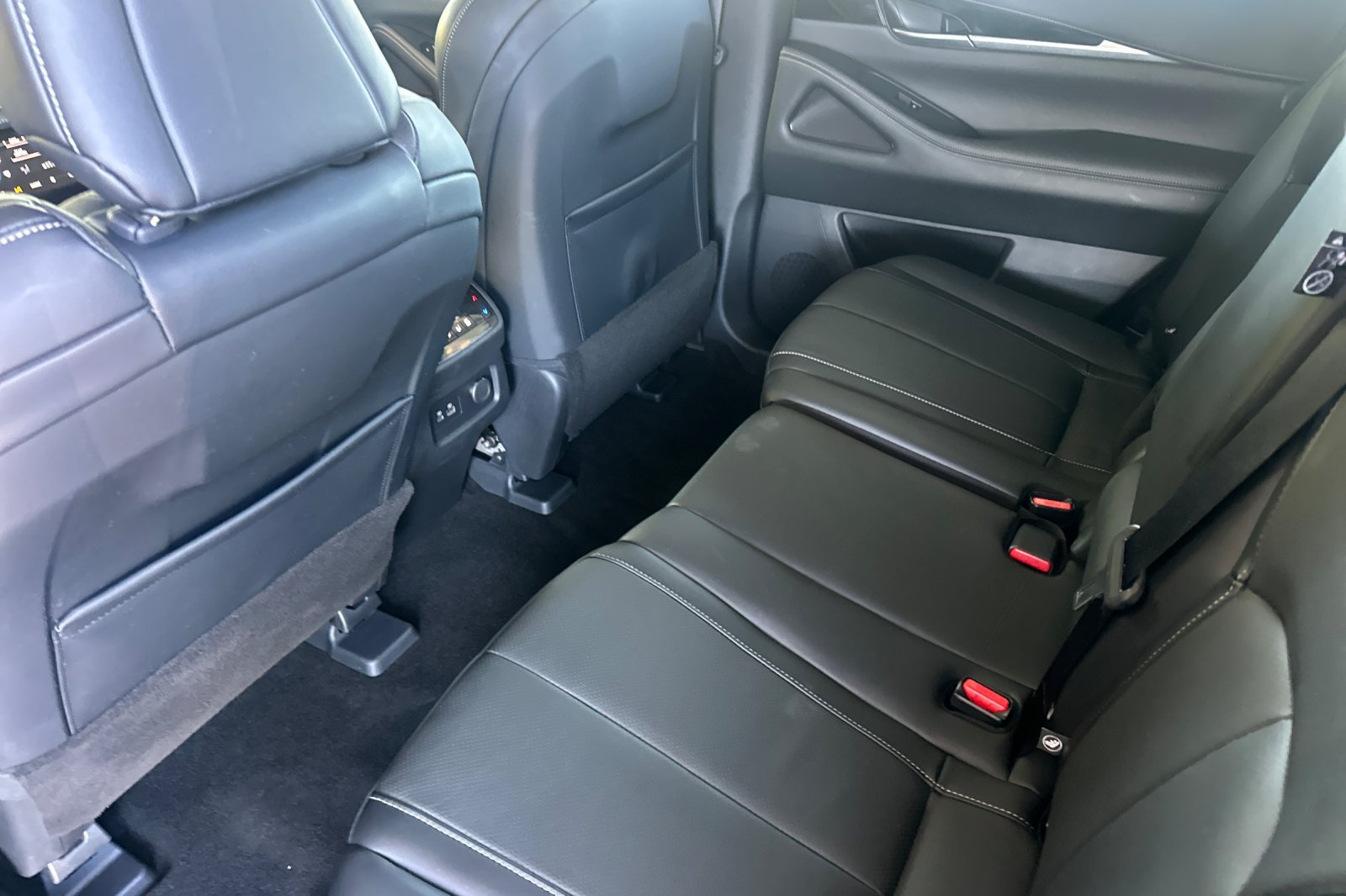 Used 2023 INFINITI QX60 Pure AWD/4WD image 14