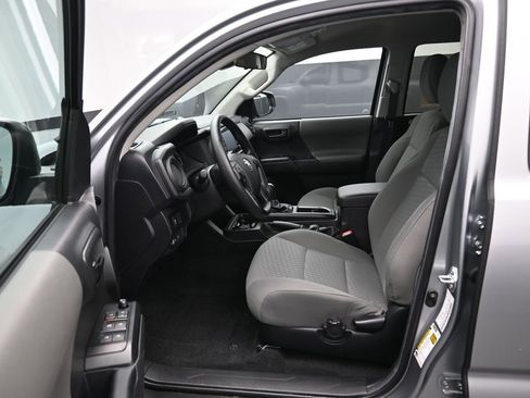 Certified 2022 Toyota Tacoma SR image 9