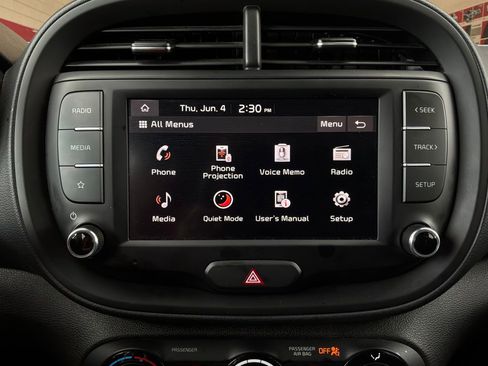 Used 2025 Kia Soul LX w/ LX Technology Package FWD image 27