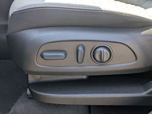 Used 2023 Chevrolet Equinox LS w/ LS Convenience Package image 20