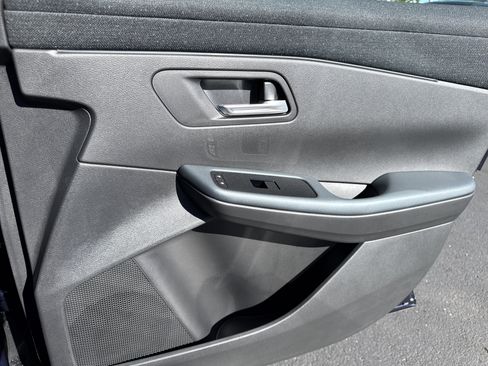 New 2026 Nissan Leaf SV+ w/ Floor Mat Package (SV+) FWD image 21