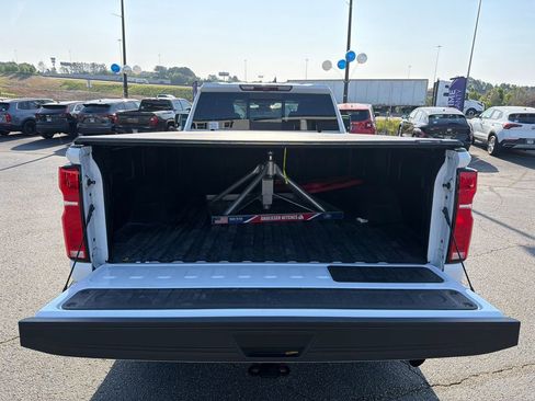 Used 2024 Chevrolet Silverado 3500 LTZ w/ LTZ Convenience Package AWD/4WD image 18