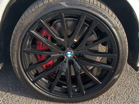 Used 2021 BMW X5 M50i w/ Premium Package image 11