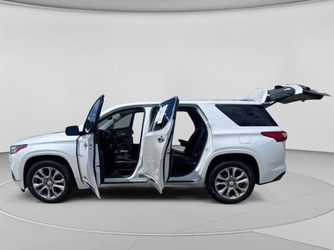 Used 2020 Chevrolet Traverse Premier w/ LPO, Floor Liner Package FWD image 29