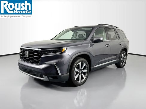 Certified 2023 Honda Pilot Touring image 1