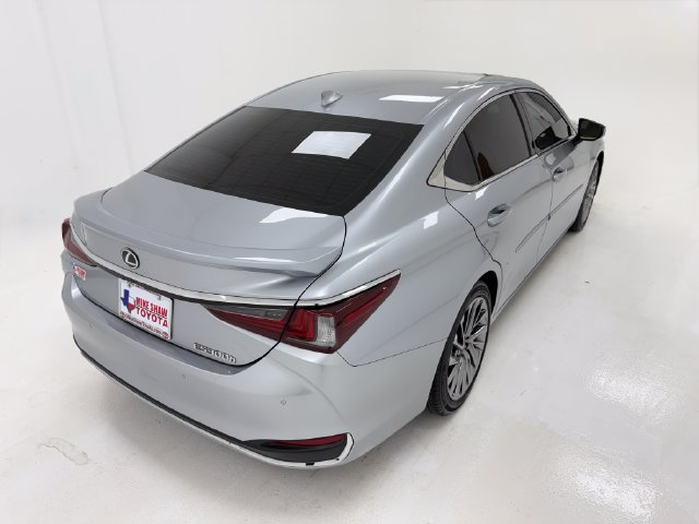 Used 2025 Lexus ES 300h w/ Technology Package FWD image 40
