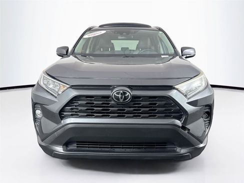 Used 2020 Toyota RAV4 XLE Premium FWD image 8