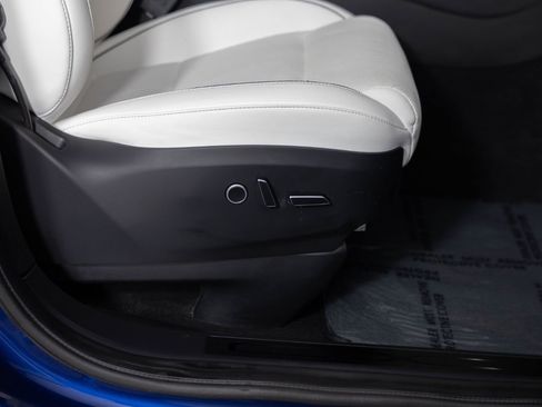 Used 2023 Tesla Model X Plaid image 28