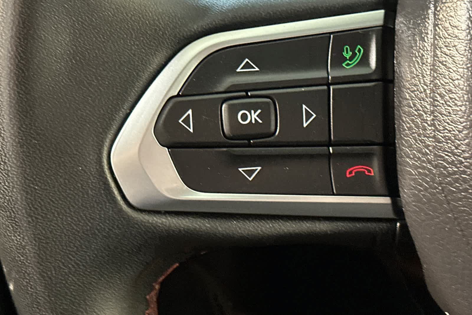 Used 2024 Jeep Compass Trailhawk AWD/4WD image 30