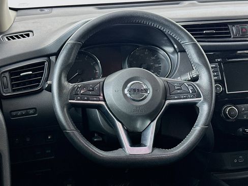 Used 2020 Nissan Rogue S w/ Special Edition Package FWD image 18