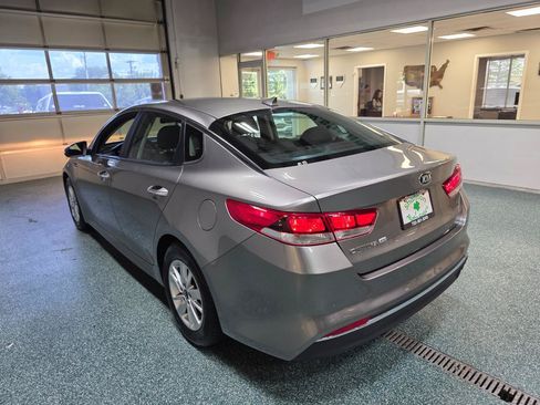 Used 2018 Kia Optima LX FWD image 9