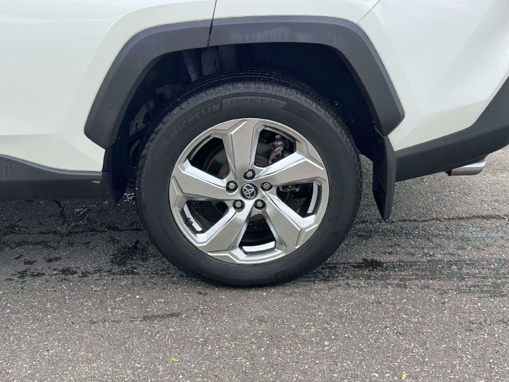 Used 2021 Toyota RAV4 Limited AWD/4WD image 11