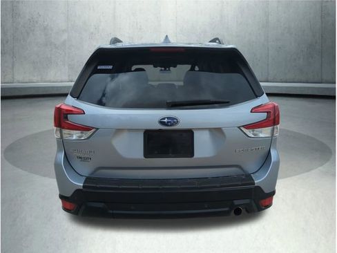 Used 2020 Subaru Forester Limited AWD/4WD image 5