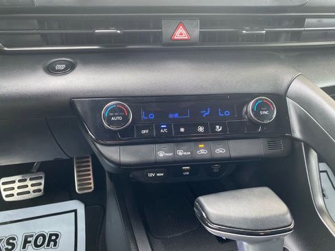 Certified 2025 Hyundai Elantra Sport image 17