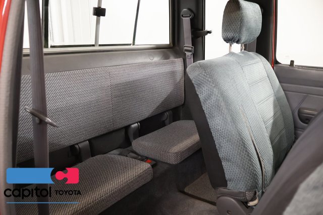 Used 1992 Toyota Pickup Deluxe AWD/4WD image 29