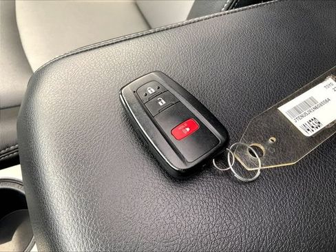 Used 2022 Toyota 4Runner SR5 Premium w/ Moonroof Package AWD/4WD image 20