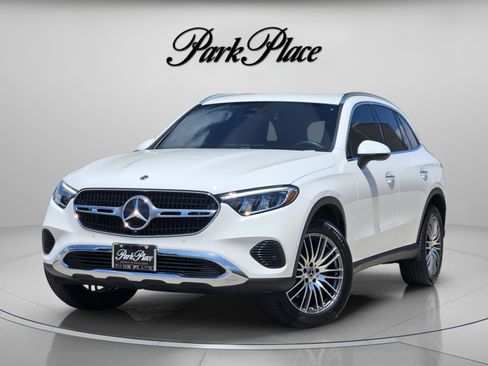 Certified 2025 Mercedes-Benz GLC 300 4MATIC image 1