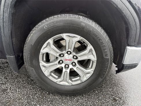 Used 2025 GMC Sierra 1500 SLT image 13