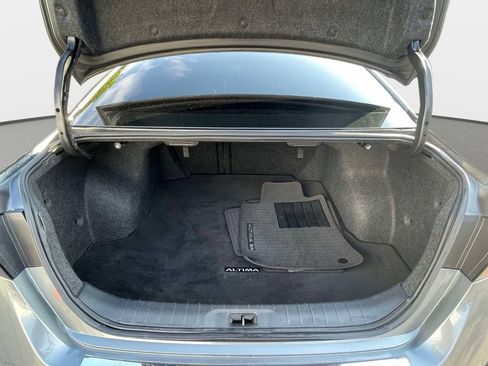 Used 2021 Nissan Altima 2.5 SR w/ SR Premium Package FWD image 10