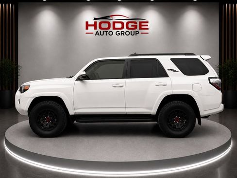 Used 2024 Toyota 4Runner TRD Off-Road Premium w/ Off Road Premium Plus Package AWD/4WD image 8