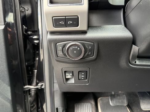 Used 2019 Ford F150 Platinum AWD/4WD image 14