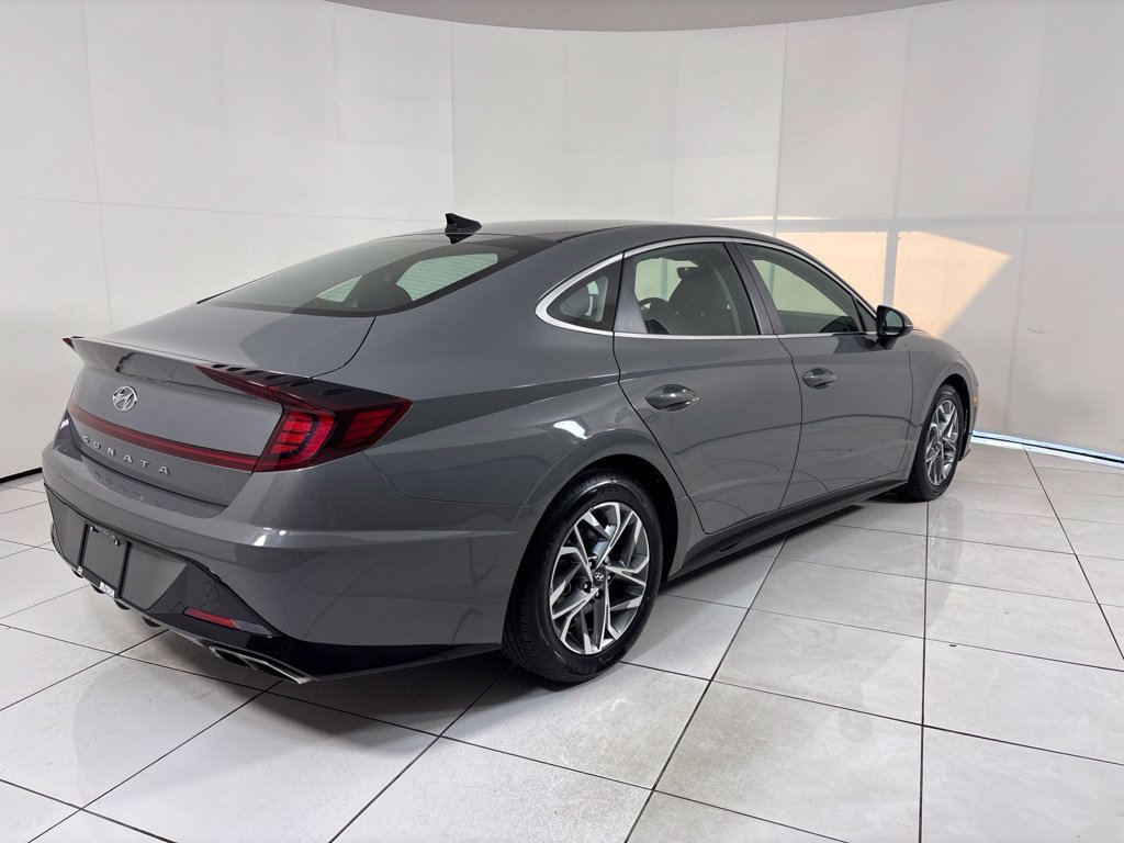 Used 2022 Hyundai Sonata SEL w/ Preferred Accessory Package FWD image 5