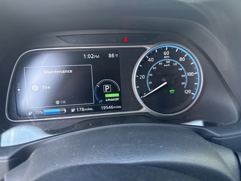 Certified 2025 Nissan Leaf SV Plus FWD image 5