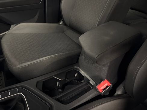 Used 2020 Volkswagen Tiguan S image 16