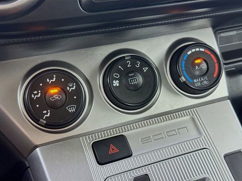 Used 2012 Scion xB FWD image 17