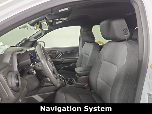 Certified 2024 Chevrolet Colorado Trail Boss w/ Safety Package AWD/4WD image 11