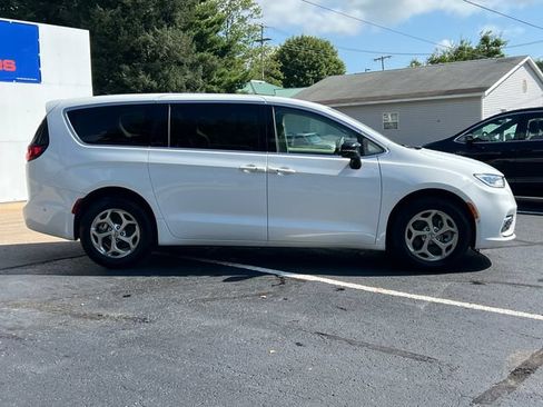 Used 2024 Chrysler Pacifica Limited w/ Uconnect Theater Family Group AWD/4WD image 54
