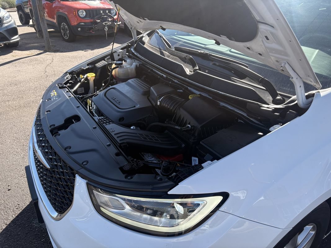 Used 2024 Chrysler Pacifica Touring-L FWD image 25