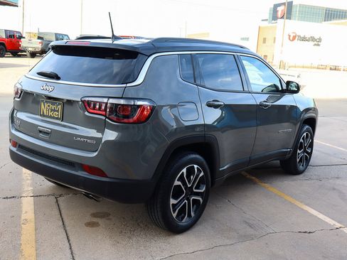 Used 2022 Jeep Compass Limited image 5