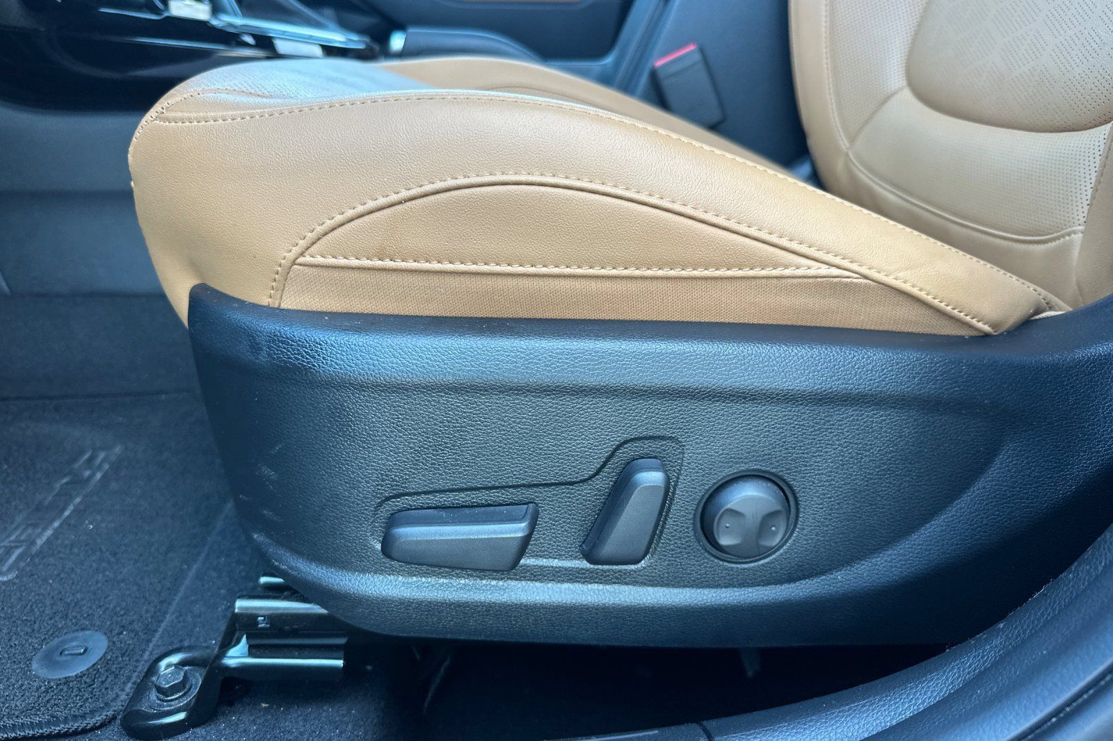 Certified 2024 Kia Seltos EX FWD image 14