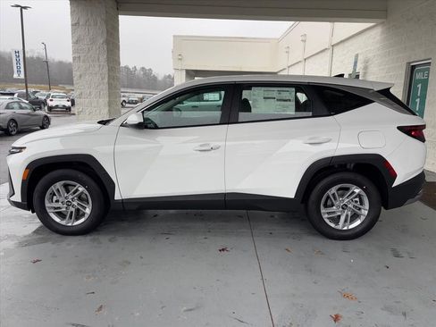 New 2026 Hyundai Tucson SE image 24