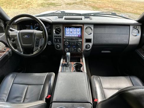 Used 2017 Ford Expedition Platinum AWD/4WD image 33