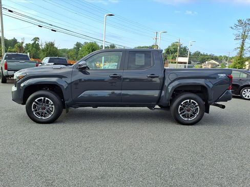 Used 2024 Toyota Tacoma TRD Sport w/ TRD Sport Upgrade Package AWD/4WD image 14
